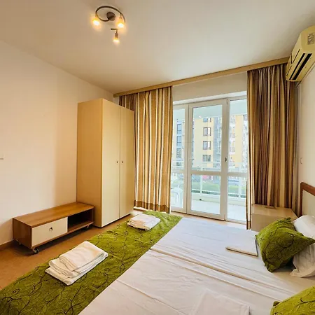 Sunny House 103 One Bedroom Apartment *