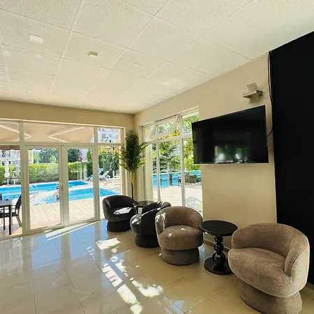 Sunny House 103 One Bedroom Apartment *